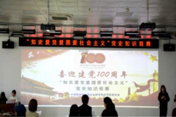 职场女性冬季如何着装能兼顾商务性和保暖性?